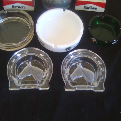 Ashtrays set of 8 like new