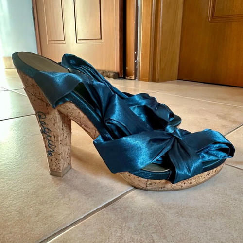 Women's sandals like new with fabric ribbons, size 39