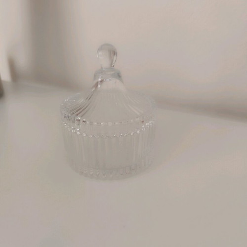 Fountainiera with embossed ribbed design like new