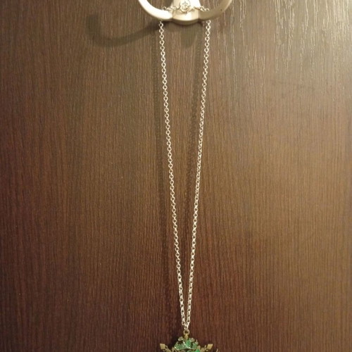 Harry Potter necklace Slytherin pendant like new, multicolor