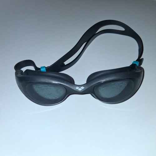 Arena swimming goggles like new