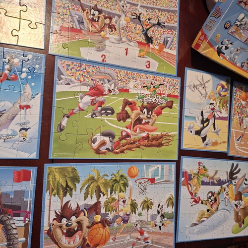 Looney Tunes 10 in 1 puzzle like new, 378 pieces