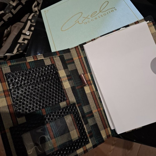 Axel notebook with pen and card holder