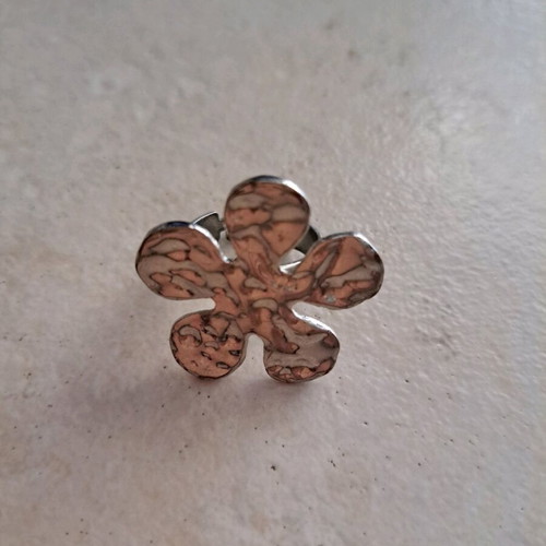 Daisy ring used