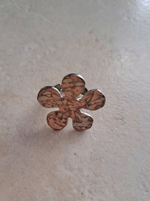 Daisy ring used