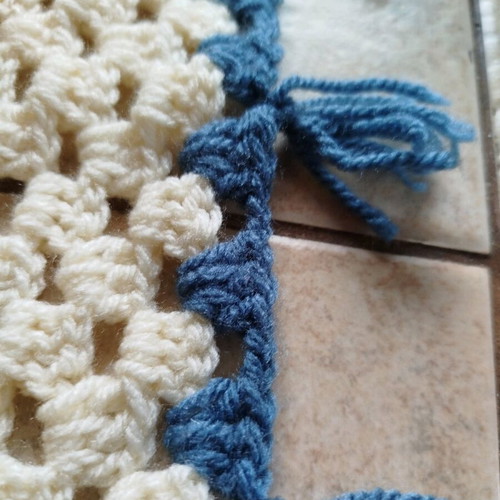 Handmade knitted scarf for girls 3-7 like new