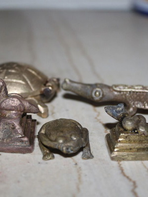 African metal precision scale weights, turtle 5.5x4 cm, 1980