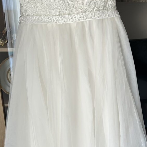 Wedding dress new ivory color, fits small to large sizes