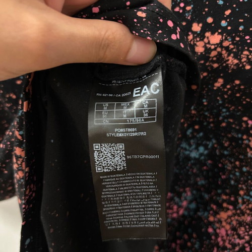 Guess Los Angeles T-Shirt Size M like new, colorful split design