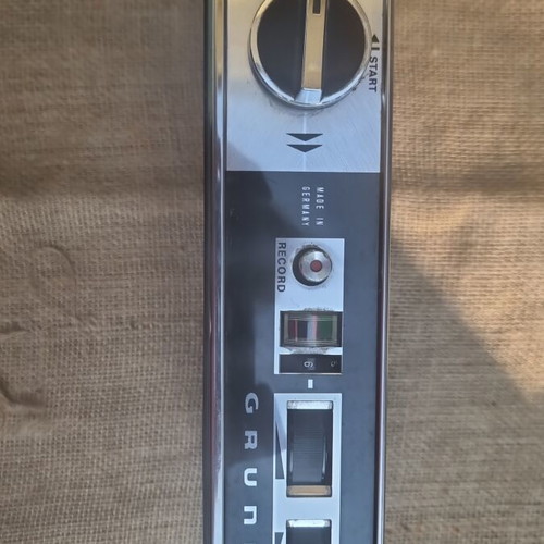 Grundig C 200 de Luxe vintage portable cassette player