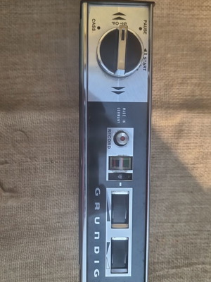 Grundig C 200 de Luxe vintage portable cassette player