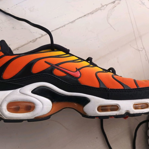 Nike Air Max Plus Sunset size 44 like new, black and orange sneakers