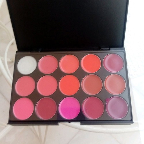 Palette with 15 new lipsticks
