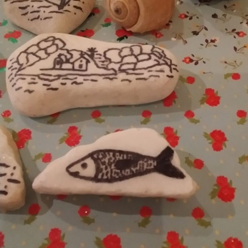 Set of 6 painted white stones with summer sea designs, like new