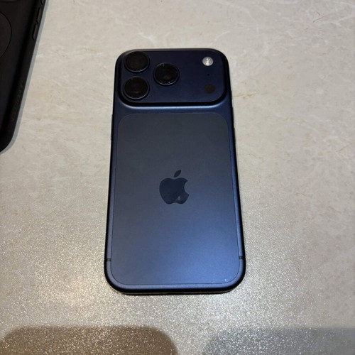 Apple iPhone 17 Pro 256GB 12GB RAM used, deep blue