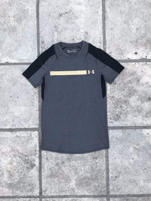 Under Armour compression shirt like new, medium, grey