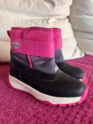 Snow boots pink like new, waterproof and warm size 28