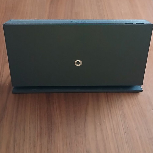 Vodafone Wi-Fi Hub THG3000 Power Station router like new, fiber optic
