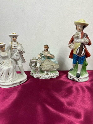 Porcelain figures used, set of 3 pieces