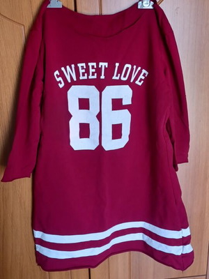 Athletic Style Dress like new, oversized M, cherry color