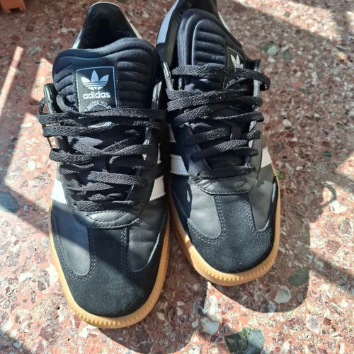 Ανδρικά αθλητικά παπούτσια Adidas Samba σαν καινούργια, μέγεθος 45, λευκό-μαύρο