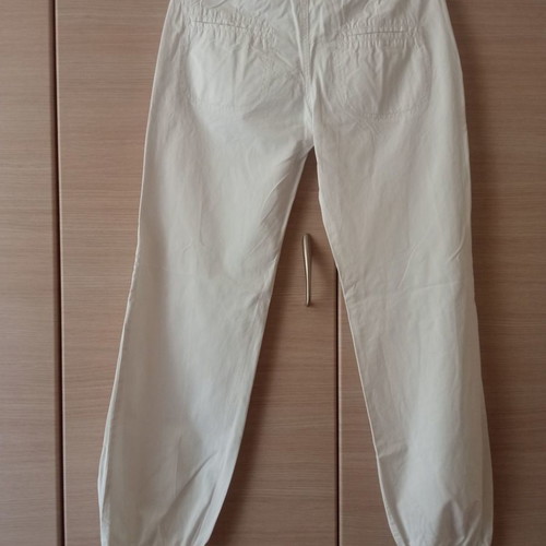 White Zara pants used, medium size, ankle drawstring
