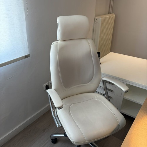 Corner desk 2.17x1.63 m white lacquer with white leather chair like new