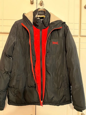 Everlast Men’s Black and Red Puffer Jacket Like New