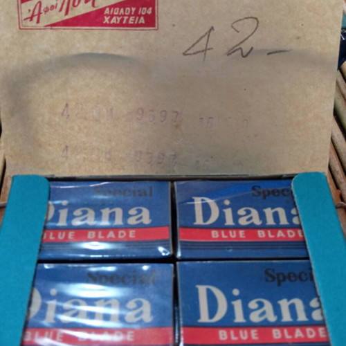 Diana vintage razor blades collectible pack used