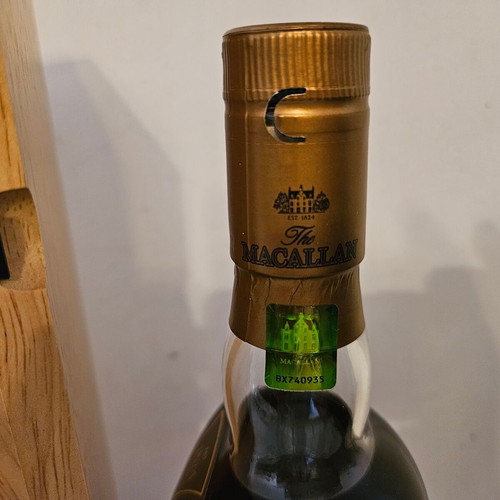 Macallan Edition No1 with wooden box new, Single Malt whisky