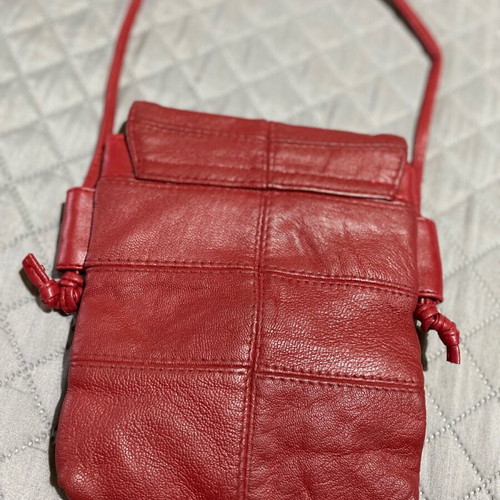 Vintage crossbody bag used, leather red