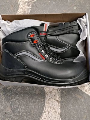 Ilmondo work shoes new, size 42, black