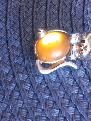 Cat brooch with rhinestones