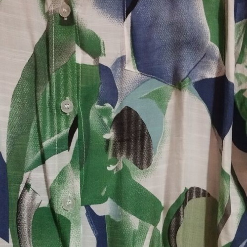 Green floral blouse XL like new, wide and long fit
