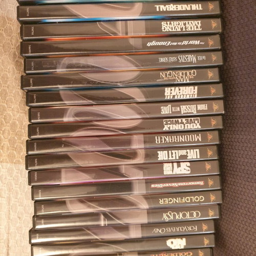 007 Collection like new