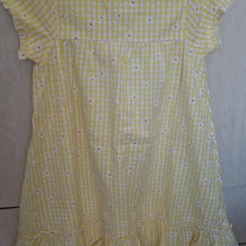 Girls' dress new, size 122 cm, yellow