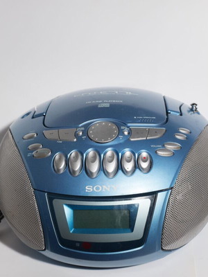 Sony CFD-E77L portable stereo CD radio cassette player used