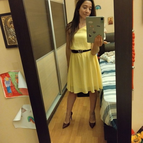 Yellow Lui E Lei dress new, belt not included