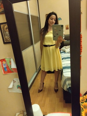 Yellow Lui E Lei dress new, belt not included