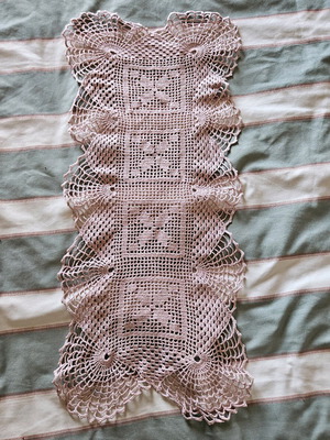 Tablecloth with crochet used, pink-champagne with silver glitter