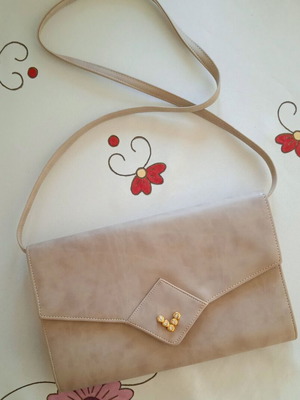Γυναικεία vintage μπεζ τσάντα ώμου δεκαετίας '80/'90 like new