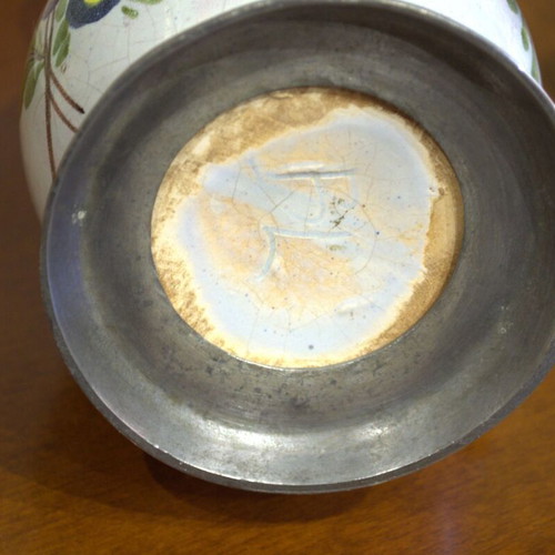 Αντικέ γερμανική κανάτα faience με καπάκι από κασσίτερο μεταχειρισμένη, 19ος αιώνας
