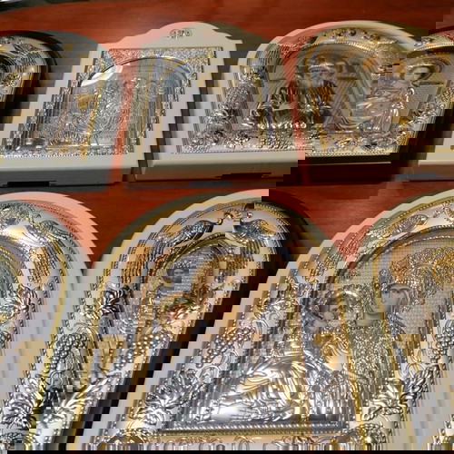 Ιερές εικόνες από τις Καρυές Αγίου Όρους καινούργιες, επάργυρες με τζάμι