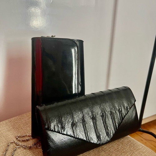 Clutch evening bags like new, black with detachable chain