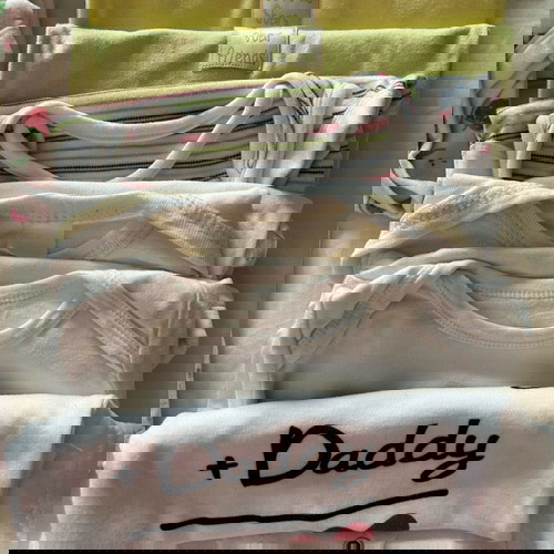 Φορμάκια κοντομάνικα 0-3 μηνών σαν καινούργια, πακέτο 36