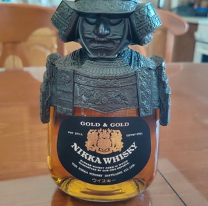 Nikka whiskey gold and gold
