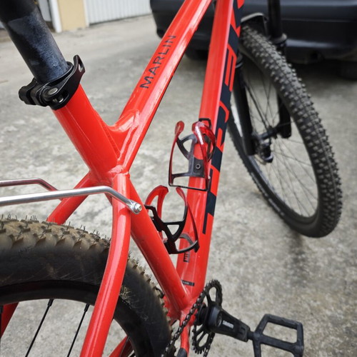 Trek Marlin 8 mountain bike, SRAM drivetrain, Deore brakes, RockShox suspension, XL