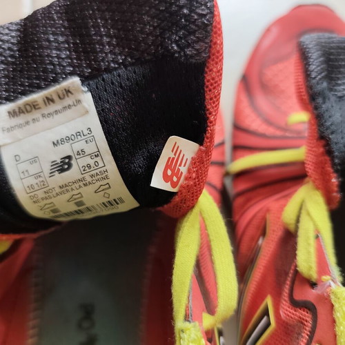 New Balance 890v3 running shoes used, size 45, black and red