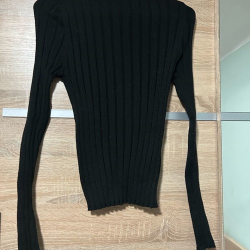 Zivago sweater used, very elastic with very soft fabric, black, size L