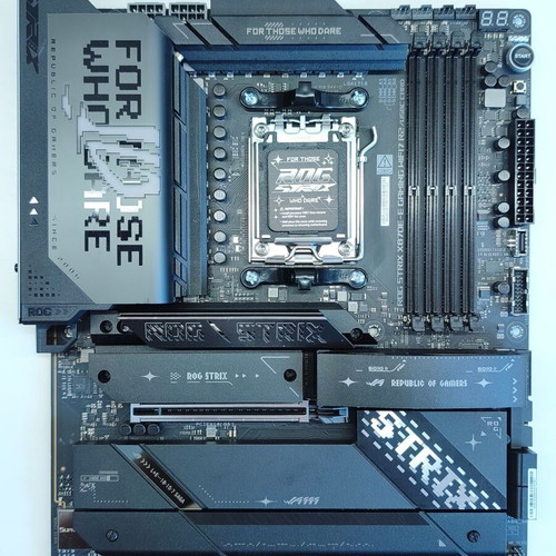 ASUS ROG STRIX X870E-E Gaming WiFi7 R2 USB-C Motherboard